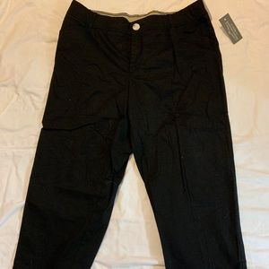 NWT C.J. Banks Women's Black Capris - Size 16W